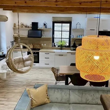 Semesterbostad Vikendovy Domcek Libeth